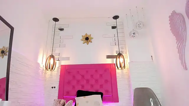 Snapshot of mia_six66 chatting on March 16, 2025, 11:05 am mia six66 online show from March 16, 2025, 11:05 am