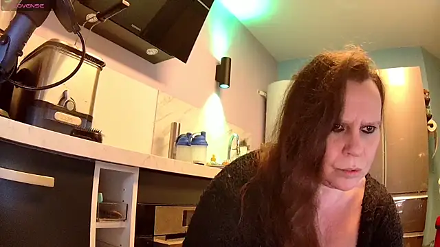 Endrocleia online show from November 28, 2025, 12:33 am