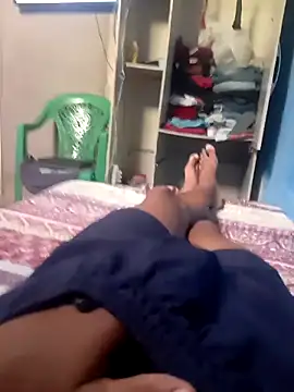 Snapshot of Lui5670 chatting on December 16, 2025, 3:05 pm Lui5670 online show from December 16, 2025, 3:05 pm