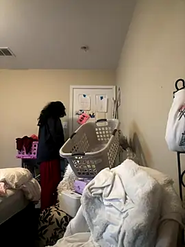 myloveforyouu online show from November 5, 2025, 2:20 pm