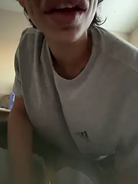 myloveforyouu online show from February 5, 2026, 1:40 pm