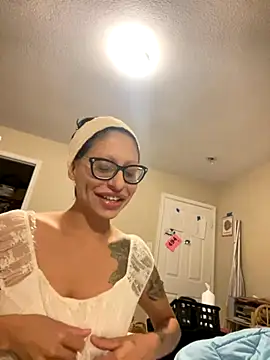 myloveforyouu online show from November 26, 2025, 12:32 am