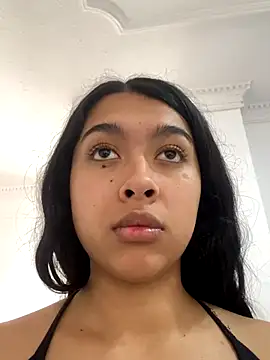 Snapshot of SweetLatiin_ chatting on November 26, 2025, 4:51 pm SweetLatiin online show from November 26, 2025, 4:51 pm