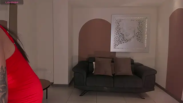 Snapshot of MariaHerrera_ chatting on October 23, 2025, 10:19 pm MariaHerrera online show from October 23, 2025, 10:19 pm