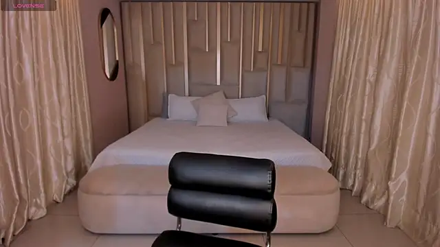 Snapshot of MariaHerrera_ chatting on December 15, 2025, 7:41 pm MariaHerrera online show from December 15, 2025, 7:41 pm