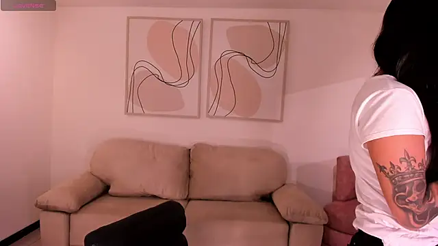 Snapshot of MariaHerrera_ chatting on November 15, 2025, 8:02 pm MariaHerrera online show from November 15, 2025, 8:02 pm