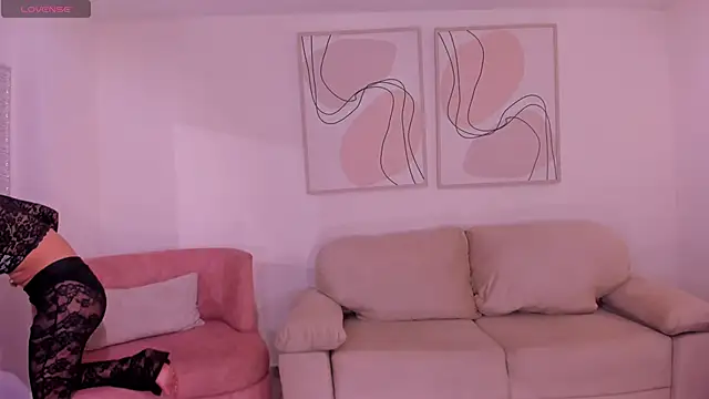 Snapshot of MariaHerrera_ chatting on November 13, 2025, 9:51 pm MariaHerrera online show from November 13, 2025, 9:51 pm