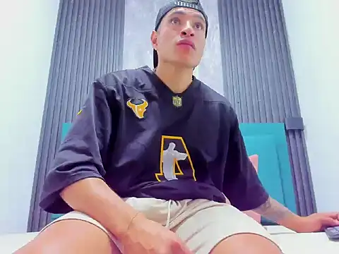 jack pergurtson01 online show from December 1, 2025, 10:38 am