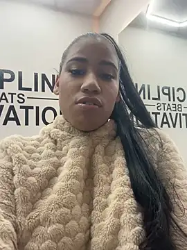 Salome Diaz  online show from November 7, 2025, 4:33 pm