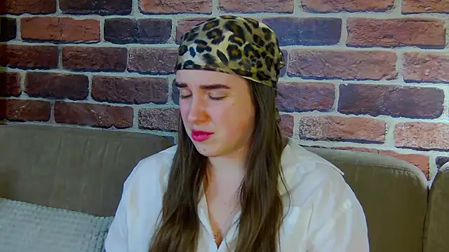 Sofia Hugs online show from March 7, 2026, 7:08 pm