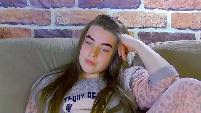 Sofia Hugs online show from May 8, 2026, 6:01 pm