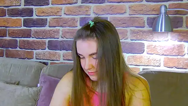 Snapshot of Sofia_Hugs chatting on June 10, 2026, 5:58 pm Sofia Hugs online show from June 10, 2026, 5:58 pm