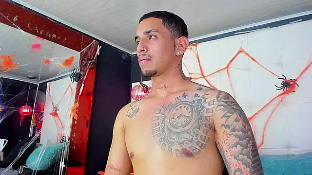 Snapshot of Damian09_ chatting on October 31, 2025, 9:32 pm Damian09 online show from October 31, 2025, 9:32 pm