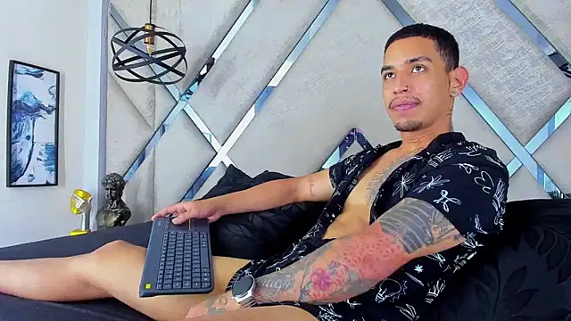 Damian09  online show from September 14, 2025, 5:19 am
