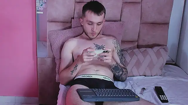 Dylanwhite23  online show from April 23, 2026, 9:49 pm