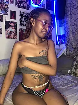 Snapshot of naughtybitches5 chatting on January 12, 2025, 4:29 pm naughtybitches5 online show from January 12, 2025, 4:29 pm