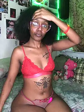 Snapshot of naughtybitches5 chatting on March 14, 2025, 7:01 pm naughtybitches5 online show from March 14, 2025, 7:01 pm