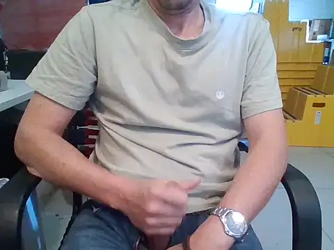 Snapshot of Raimundo1971 chatting on December 4, 2025, 1:32 pm Raimundo1971 online show from December 4, 2025, 1:32 pm