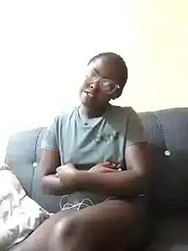 Sweetcecie01 online show from November 4, 2025, 9:07 pm