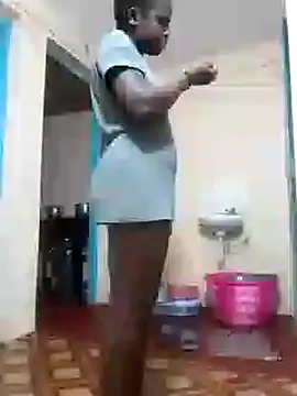 Sweetcecie01 online show from September 13, 2025, 7:58 pm