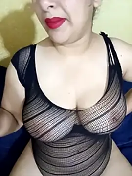 Snapshot of pipachox chatting on November 12, 2025, 9:29 pm pipachox online show from November 12, 2025, 9:29 pm