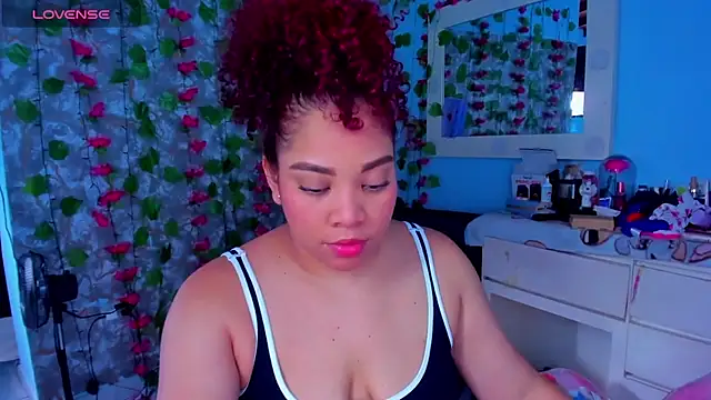 Snapshot of AngelaCoffee chatting on May 26, 2026, 9:35 pm AngelaCoffee online show from May 26, 2026, 9:35 pm