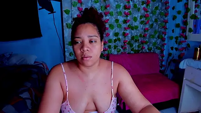 Snapshot of AngelaCoffee chatting on May 5, 2026, 2:47 am AngelaCoffee online show from May 5, 2026, 2:47 am