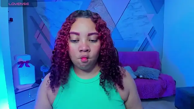 AngelaCoffee online show from November 11, 2025, 2:50 am