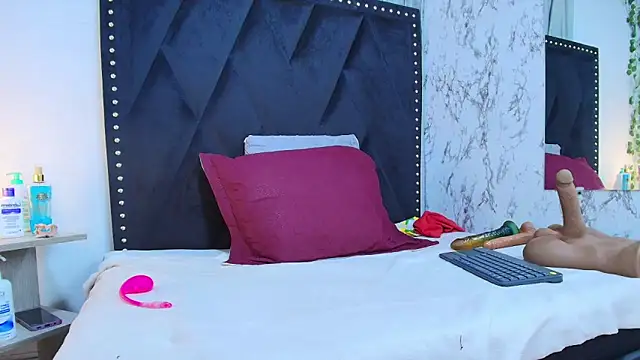 Rachele x online show from April 14, 2026, 11:26 am