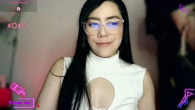 LauGrayJ online show from November 5, 2025, 2:25 am