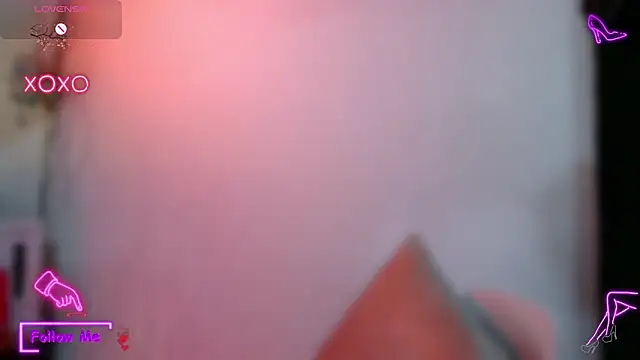 LauGrayJ online show from October 4, 2025, 9:49 pm