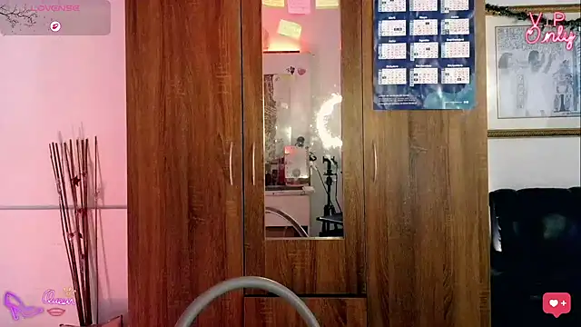 LauGrayJ online show from February 6, 2026, 1:51 pm