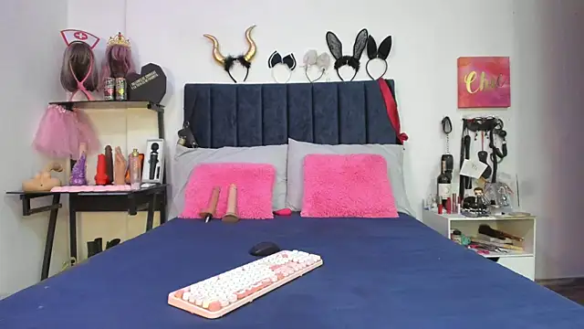 emmily giraldo online show from July 9, 2026, 12:48 pm