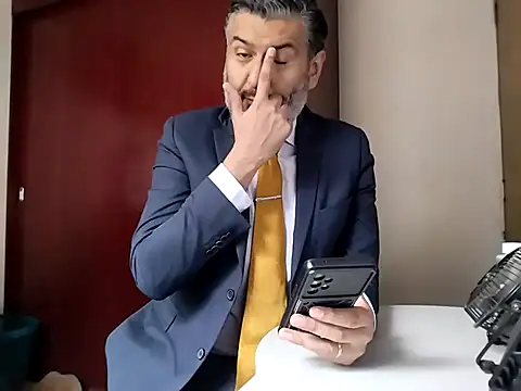 BushBator online show from February 19, 2025, 7:59 pm