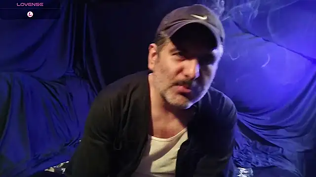 Snapshot of BushBator chatting on July 24, 2026, 7:04 am BushBator online show from July 24, 2026, 7:04 am