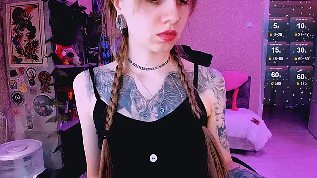 NaniMoore online show from February 26, 2025, 8:15 pm