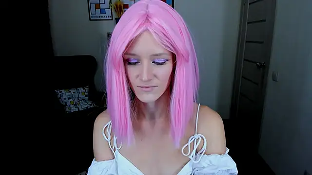 Snapshot of FrancescaCollins chatting on September 9, 2025, 12:58 pm FrancescaCollins online show from September 9, 2025, 12:58 pm