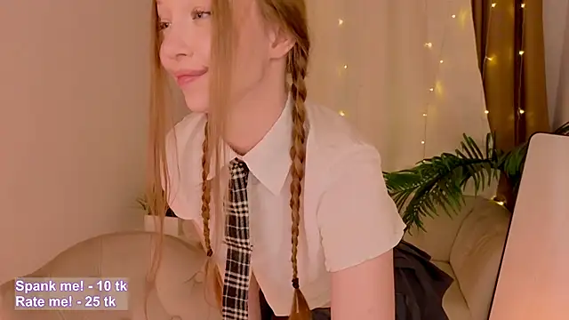 VioletMills online show from November 21, 2025, 9:14 pm