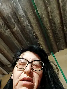 clarita 01 online show from October 6, 2025, 10:38 am