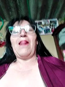 clarita 01 online show from October 3, 2025, 11:45 am