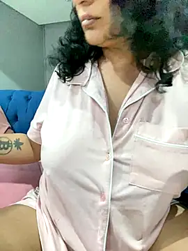 Snapshot of Indianbutter11 chatting on November 17, 2025, 7:51 pm Indianbutter11 online show from November 17, 2025, 7:51 pm