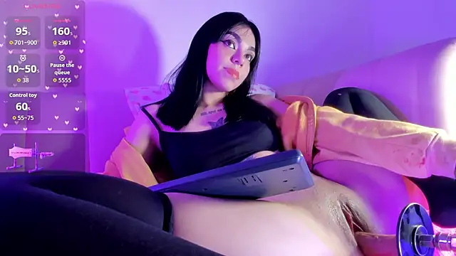 Connie Cherxx online show from March 4, 2026, 8:55 am