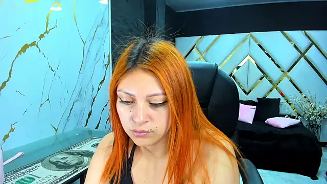 Snapshot of Emmily_Walker chatting on November 8, 2025, 2:59 am Emmily Walker online show from November 8, 2025, 2:59 am