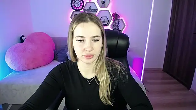 SabrinViolet online show from February 9, 2026, 9:07 am