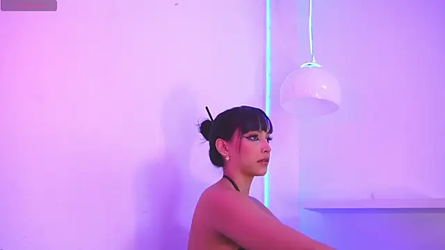 catalina  lovers online show from April 18, 2026, 8:31 pm