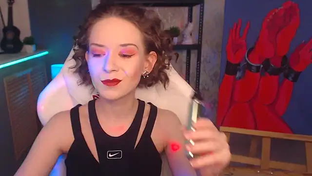 Snapshot of FascinatingEyess chatting on March 18, 2025, 8:39 am FascinatingEyess online show from March 18, 2025, 8:39 am