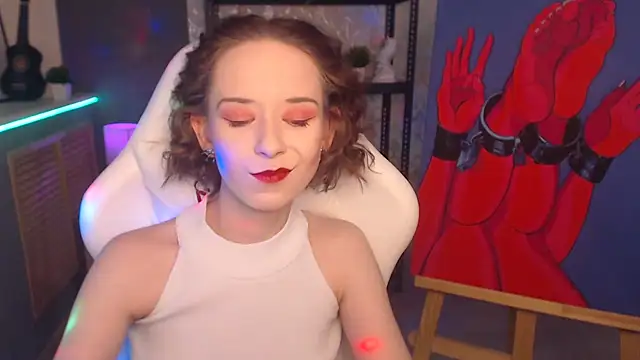 Snapshot of FascinatingEyess chatting on March 17, 2025, 6:07 am FascinatingEyess online show from March 17, 2025, 6:07 am