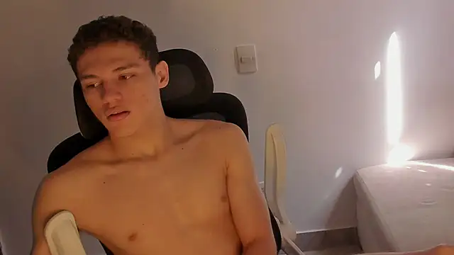 laurent nova online show from February 14, 2026, 6:52 pm