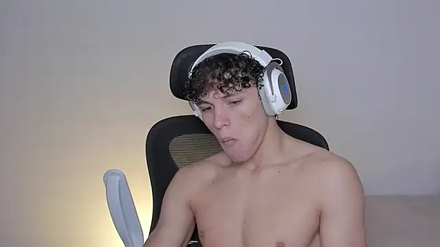 Snapshot of laurent_nova chatting on October 9, 2025, 4:57 am laurent nova online show from October 9, 2025, 4:57 am