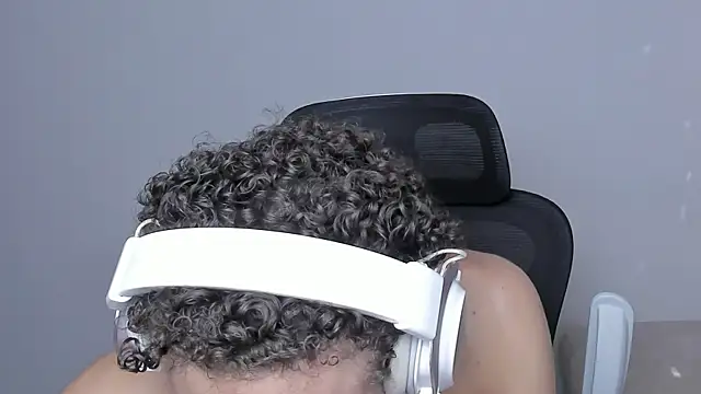 Snapshot of laurent_nova chatting on October 23, 2025, 7:12 pm laurent nova online show from October 23, 2025, 7:12 pm